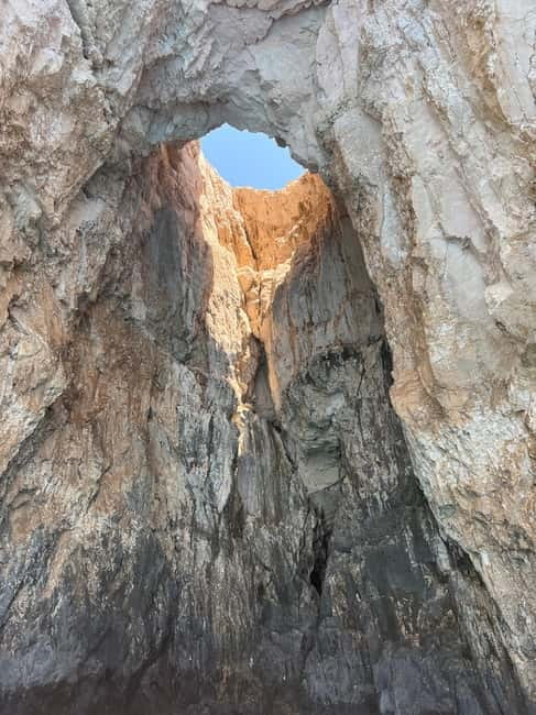 Zakynthos: Turtles, Marathonisi & Keri Caves Speedboat Tour - How the captains shape the experience
